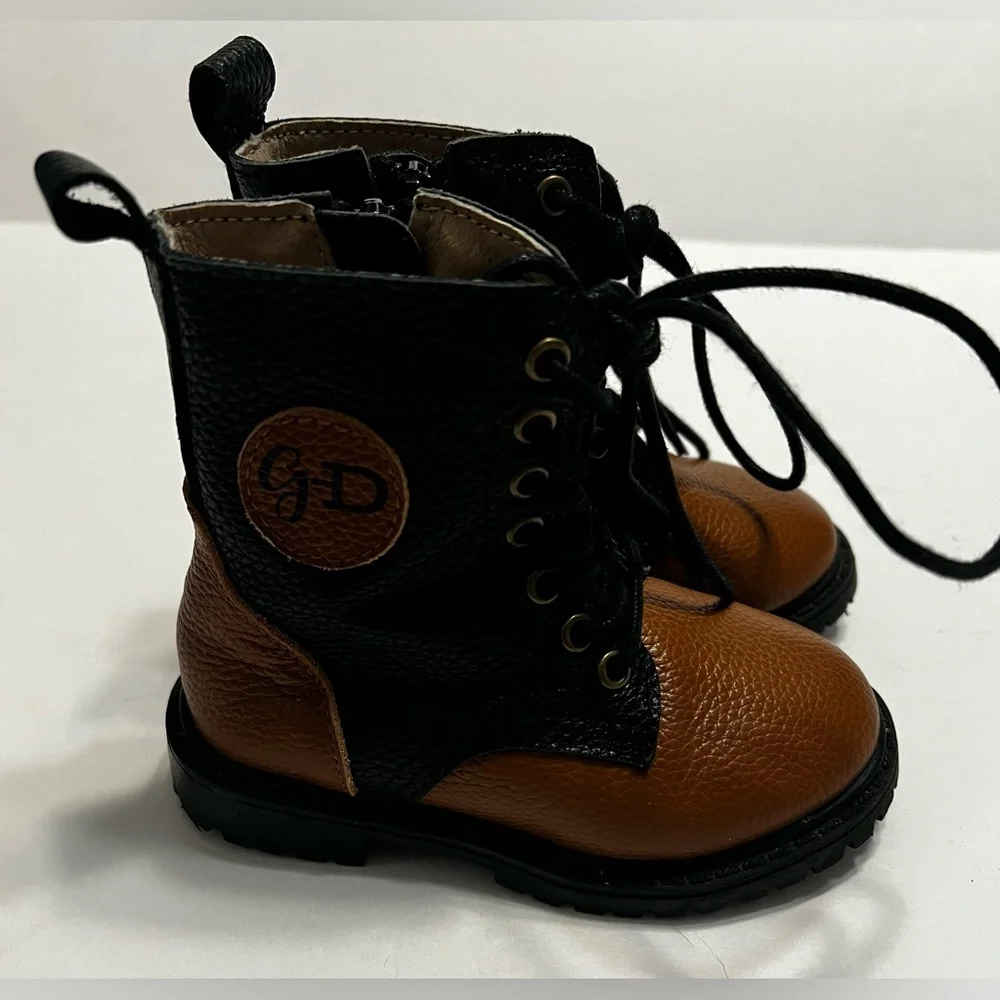 glitter dirt boots Size 2+ Black & Brown Zipper Closure & Ties